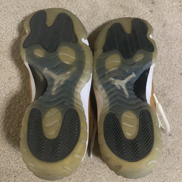 Gold low Jordan 11 - Picture 5 of 5